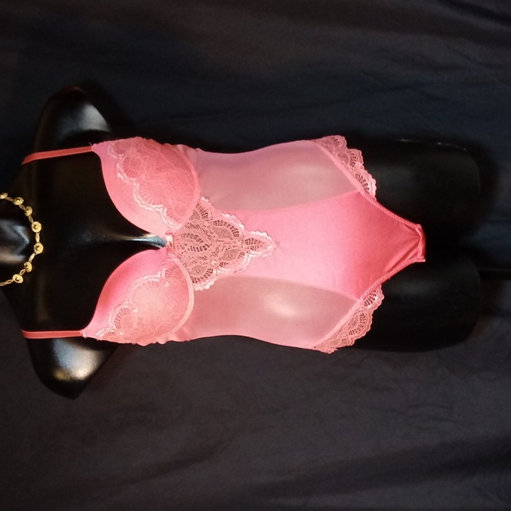 Biack Fuchsia Lingerie